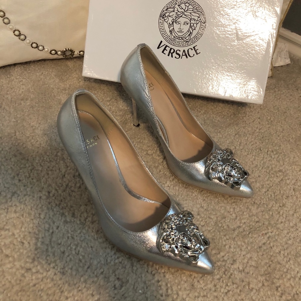 Silver pumps